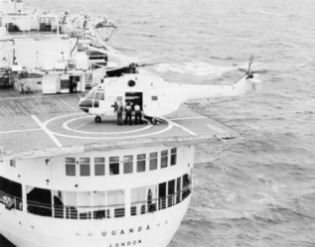 Puma helicopter carrying Argentine wounded to British Hospital Ship Uganda